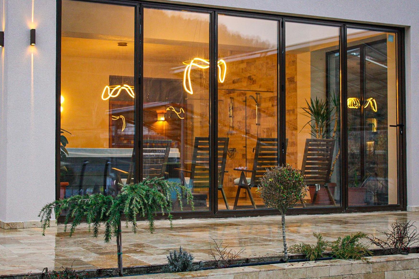 Pensiunea Tobo Baia de Fier Exterior foto